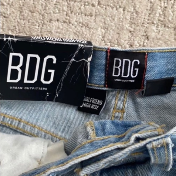 BDG GIRLFRIEND HIGH-RISE DENIM SHORTS W/TAGS - Picture 4 of 5